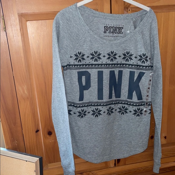 VS PINK Snowflake Sweater 🩶🖤❄️ - Picture 3 of 14